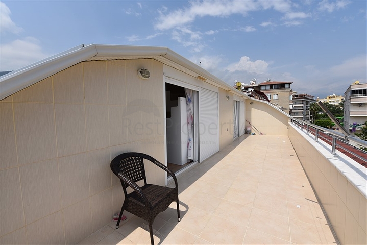 دوبلكس مؤثثة في مركز الانيا 