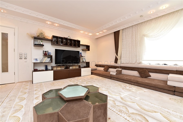 دوبلكس مؤثثة في مركز الانيا 