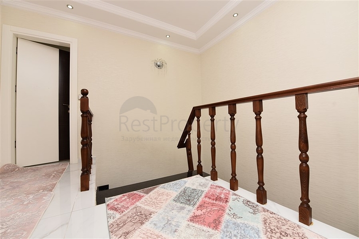 دوبلكس مؤثثة في مركز الانيا 