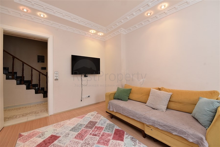 دوبلكس مؤثثة في مركز الانيا 