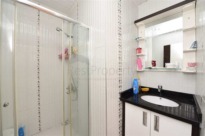 دوبلكس مؤثثة في مركز الانيا 