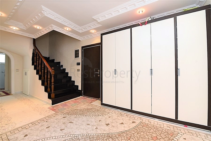 دوبلكس مؤثثة في مركز الانيا 