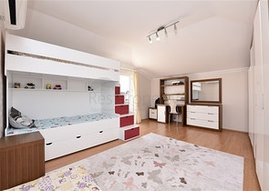 دوبلكس مؤثثة في مركز الانيا 