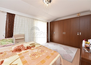 دوبلكس مؤثثة في مركز الانيا 