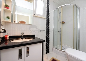 دوبلكس مؤثثة في مركز الانيا 