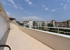 دوبلكس مؤثثة في مركز الانيا 