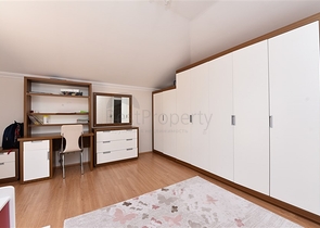 دوبلكس مؤثثة في مركز الانيا 