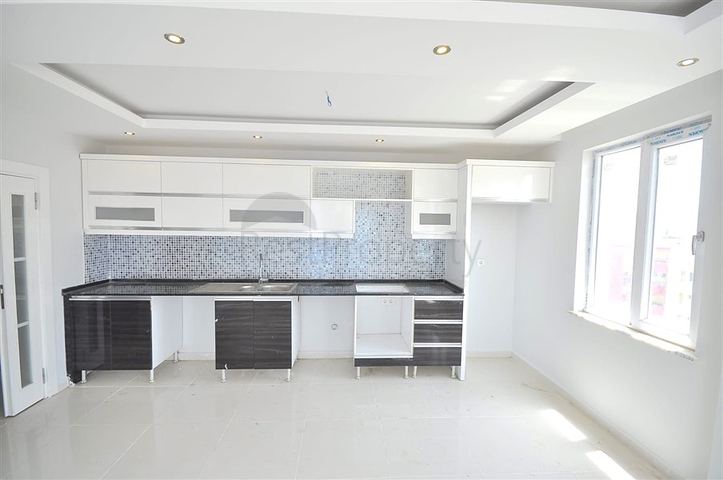 غرفتي نوم وصالة ضمن مجمع سكني في مهموتلار -بسعر جيد 