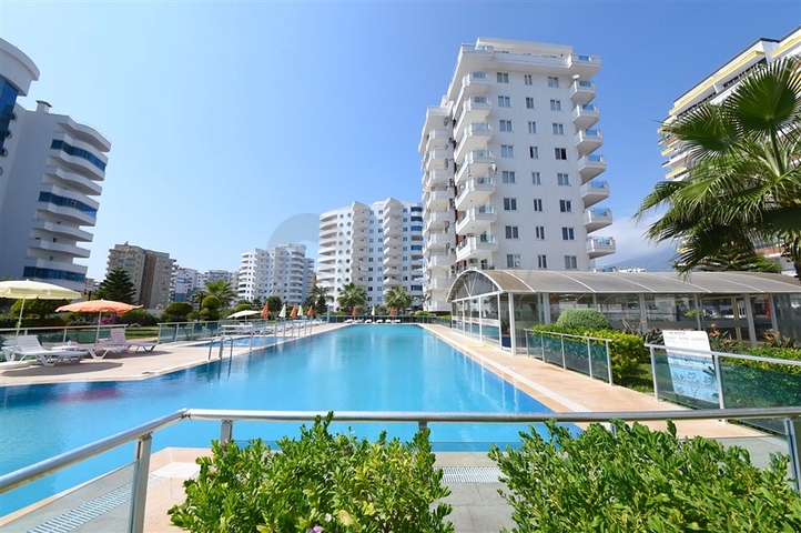 غرفتي نوم وصالة ضمن مجمع سكني في مهموتلار -بسعر جيد 