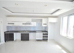 غرفتي نوم وصالة ضمن مجمع سكني في مهموتلار -بسعر جيد 