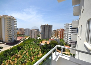 غرفتي نوم وصالة ضمن مجمع سكني في مهموتلار -بسعر جيد 