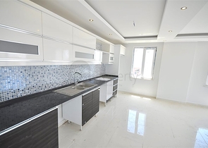 غرفتي نوم وصالة ضمن مجمع سكني في مهموتلار -بسعر جيد 