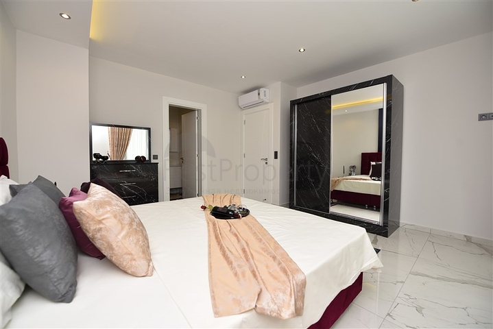 اول صف على البحر - غرفتي نوم وصالة ضمن مجمع حديث 