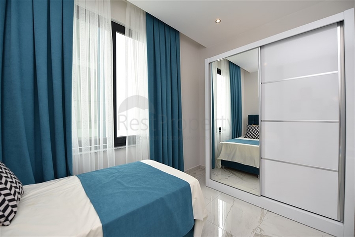 اول صف على البحر - غرفتي نوم وصالة ضمن مجمع حديث 