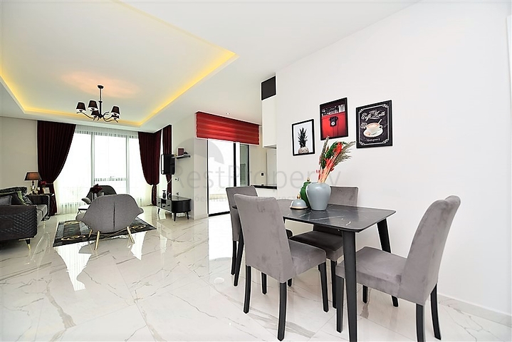 اول صف على البحر - غرفتي نوم وصالة ضمن مجمع حديث 