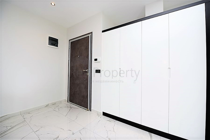 اول صف على البحر - غرفتي نوم وصالة ضمن مجمع حديث 