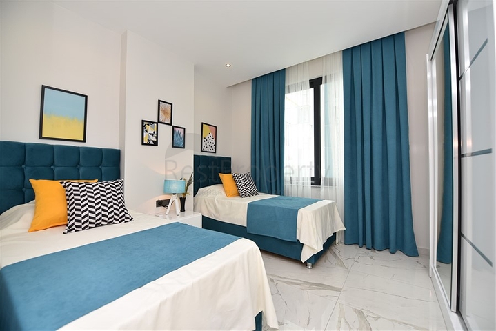 اول صف على البحر - غرفتي نوم وصالة ضمن مجمع حديث 