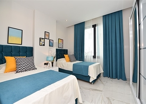 اول صف على البحر - غرفتي نوم وصالة ضمن مجمع حديث 