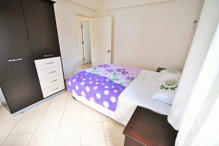 شقة فسيحة 3 + 1 مع أثاث في Camyuva Kemer