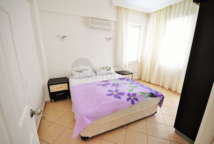 شقة فسيحة 3 + 1 مع أثاث في Camyuva Kemer