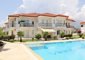 شقة فسيحة 3 + 1 مع أثاث في Camyuva Kemer