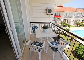 شقة فسيحة 3 + 1 مع أثاث في Camyuva Kemer