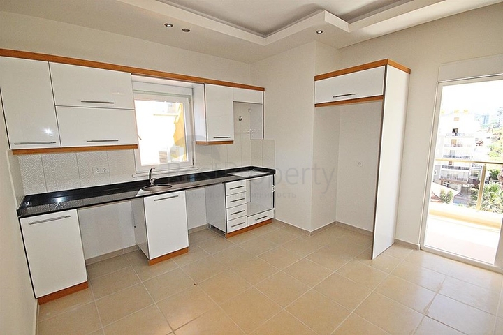 شقة غرفتين وصالة ضمن مجمع حديث قريب من الشاطئ في مهموتلار / الانيا 