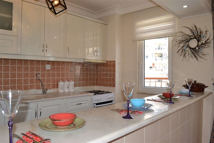 غرفتين وصالة مفروشة - قريبة من شاطئ البحر 