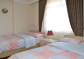 غرفتين وصالة مفروشة - قريبة من شاطئ البحر 