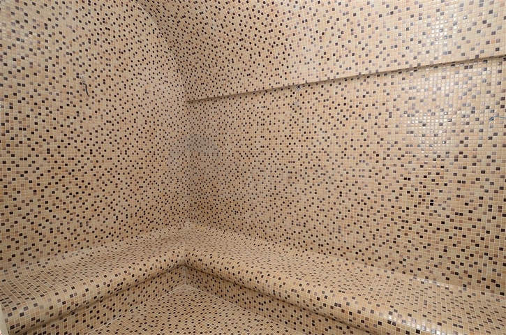 دوبلكس عائلية واسعة , ضمن مجمع خمس نجوم في منطقة اوبا الراقية