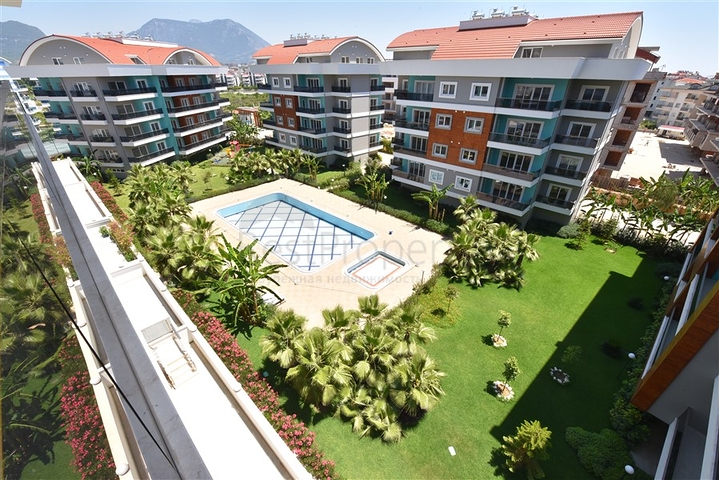 دوبلكس عائلية واسعة , ضمن مجمع خمس نجوم في منطقة اوبا الراقية