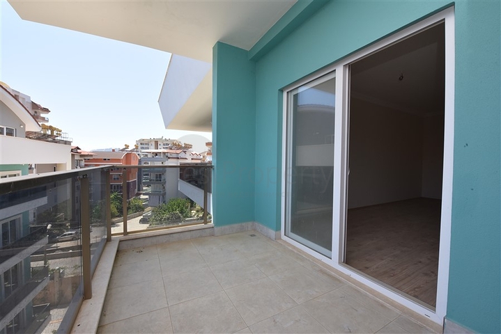 دوبلكس عائلية واسعة , ضمن مجمع خمس نجوم في منطقة اوبا الراقية