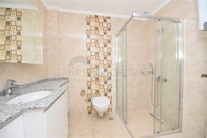 دوبلكس عائلية واسعة , ضمن مجمع خمس نجوم في منطقة اوبا الراقية