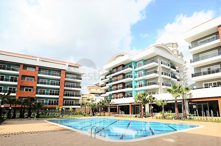 دوبلكس عائلية واسعة , ضمن مجمع خمس نجوم في منطقة اوبا الراقية