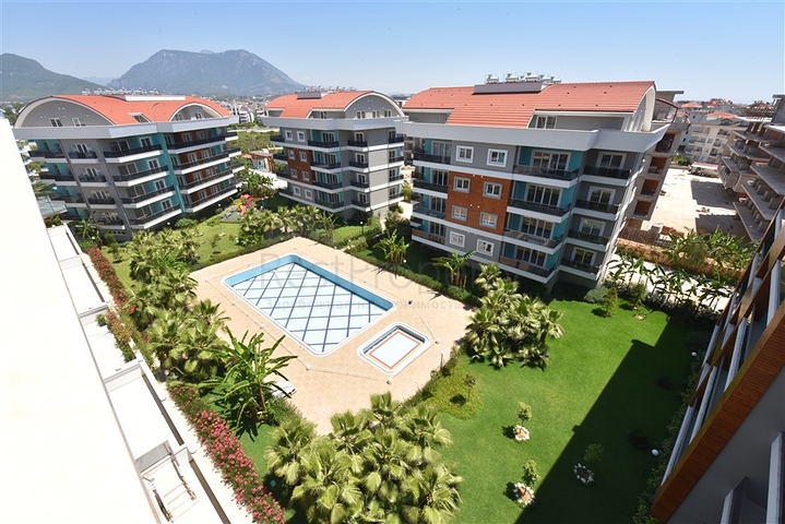 دوبلكس عائلية واسعة , ضمن مجمع خمس نجوم في منطقة اوبا الراقية