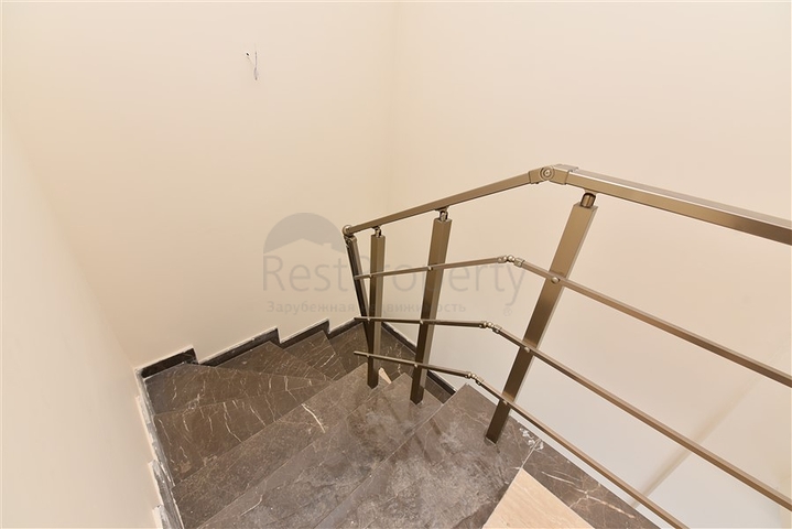 دوبلكس عائلية واسعة , ضمن مجمع خمس نجوم في منطقة اوبا الراقية