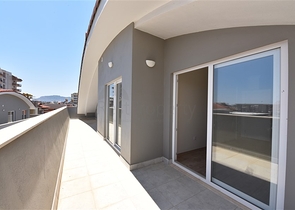 دوبلكس عائلية واسعة , ضمن مجمع خمس نجوم في منطقة اوبا الراقية