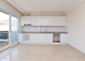 دوبلكس عائلية واسعة , ضمن مجمع خمس نجوم في منطقة اوبا الراقية