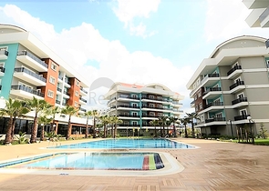 دوبلكس عائلية واسعة , ضمن مجمع خمس نجوم في منطقة اوبا الراقية