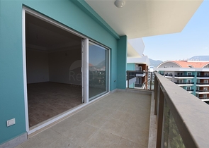 دوبلكس عائلية واسعة , ضمن مجمع خمس نجوم في منطقة اوبا الراقية