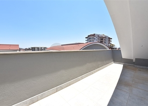 دوبلكس عائلية واسعة , ضمن مجمع خمس نجوم في منطقة اوبا الراقية