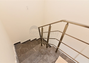 دوبلكس عائلية واسعة , ضمن مجمع خمس نجوم في منطقة اوبا الراقية