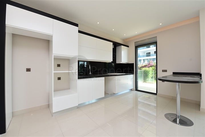 دوبلكس باطلالة مفتوحة ضمن مجمع حديث في كارجي جاك 