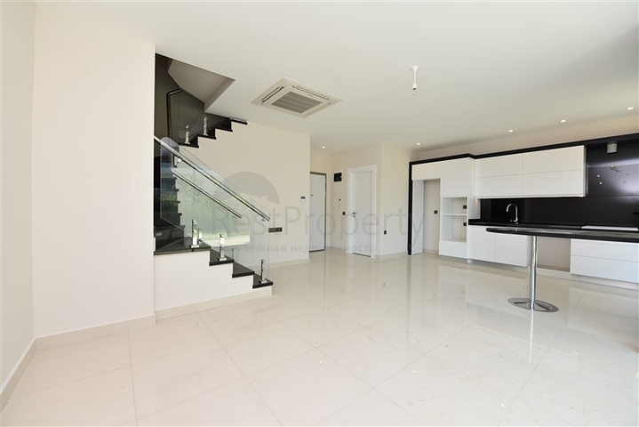 دوبلكس باطلالة مفتوحة ضمن مجمع حديث في كارجي جاك 