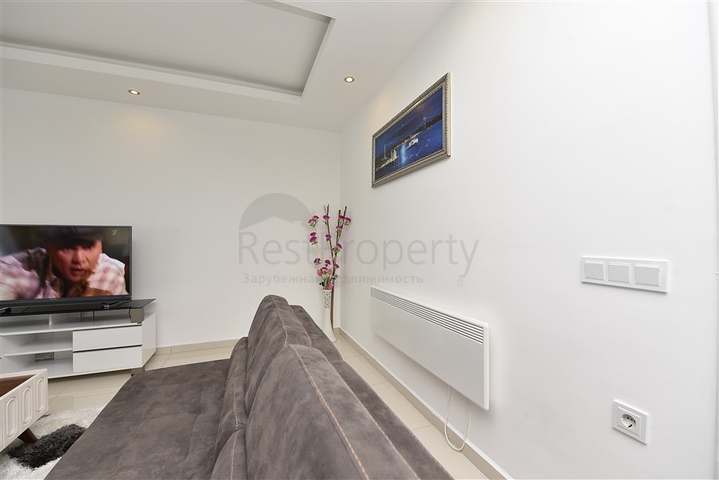 شقة قريبة من شاطئ البحر ,مؤثثة وبتصميم غرفتي نوم وصالة 