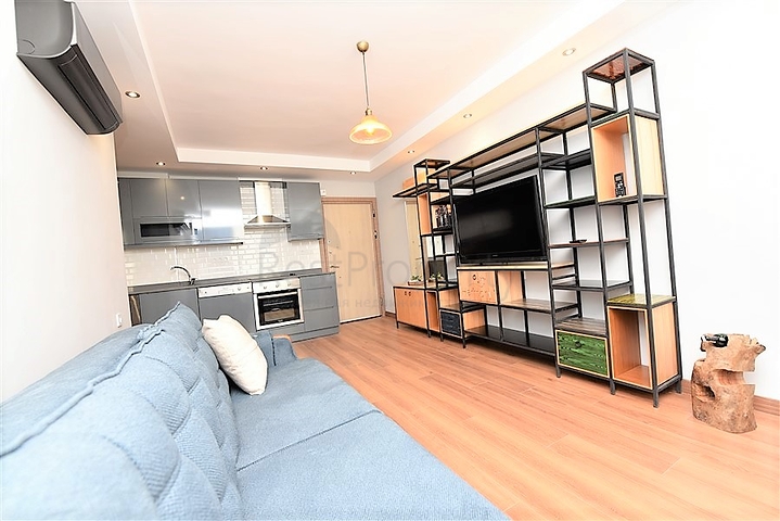 غرفة نوم وصالة مؤثثة في منطقة مركزية في اوبا 