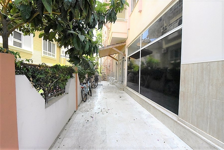 غرفة نوم وصالة مؤثثة في منطقة مركزية في اوبا 