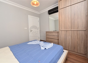 غرفة نوم وصالة مؤثثة في منطقة مركزية في اوبا 