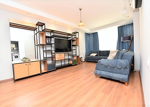 غرفة نوم وصالة مؤثثة في منطقة مركزية في اوبا 