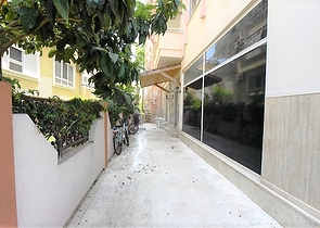 غرفة نوم وصالة مؤثثة في منطقة مركزية في اوبا 